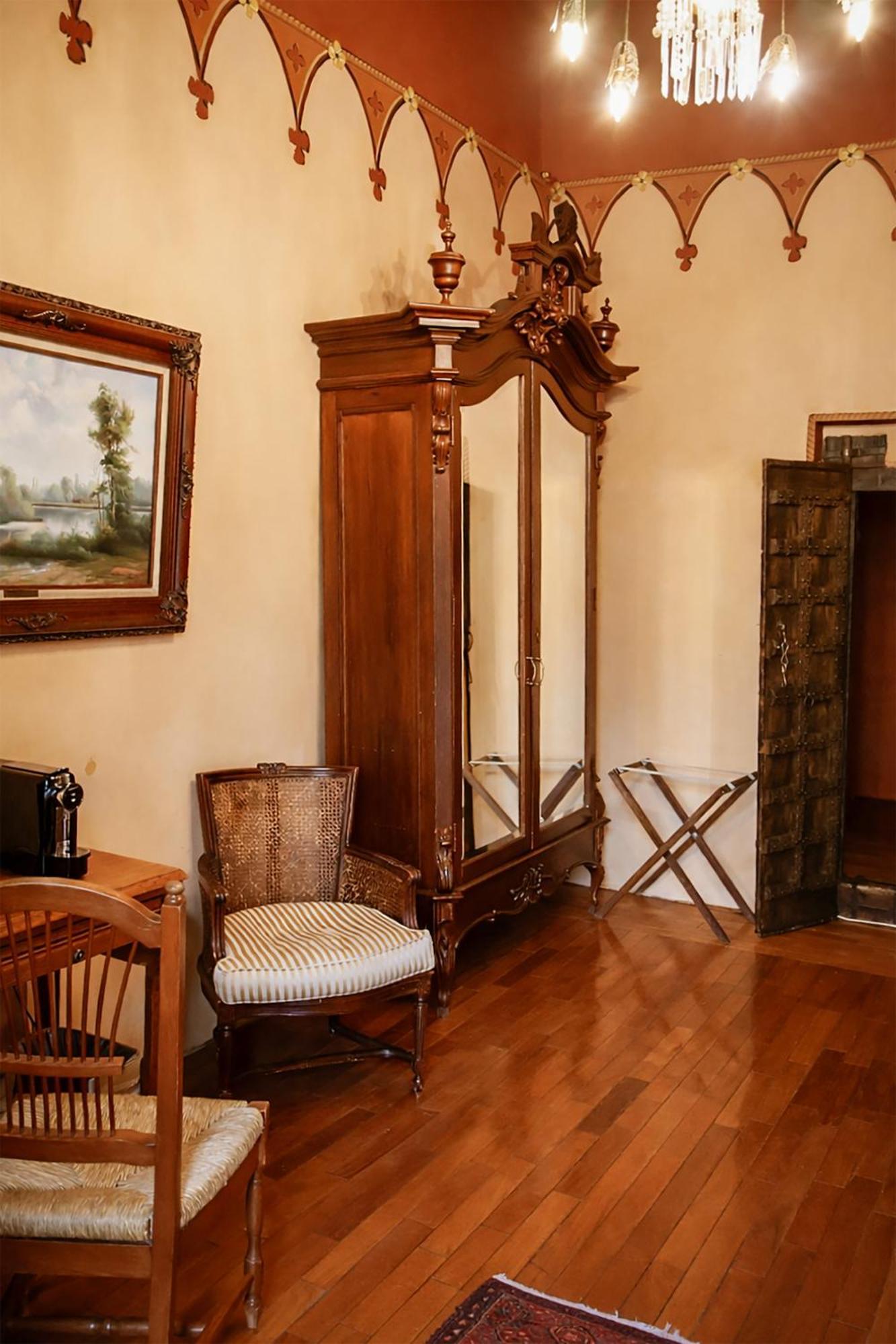 Standard Double Suite