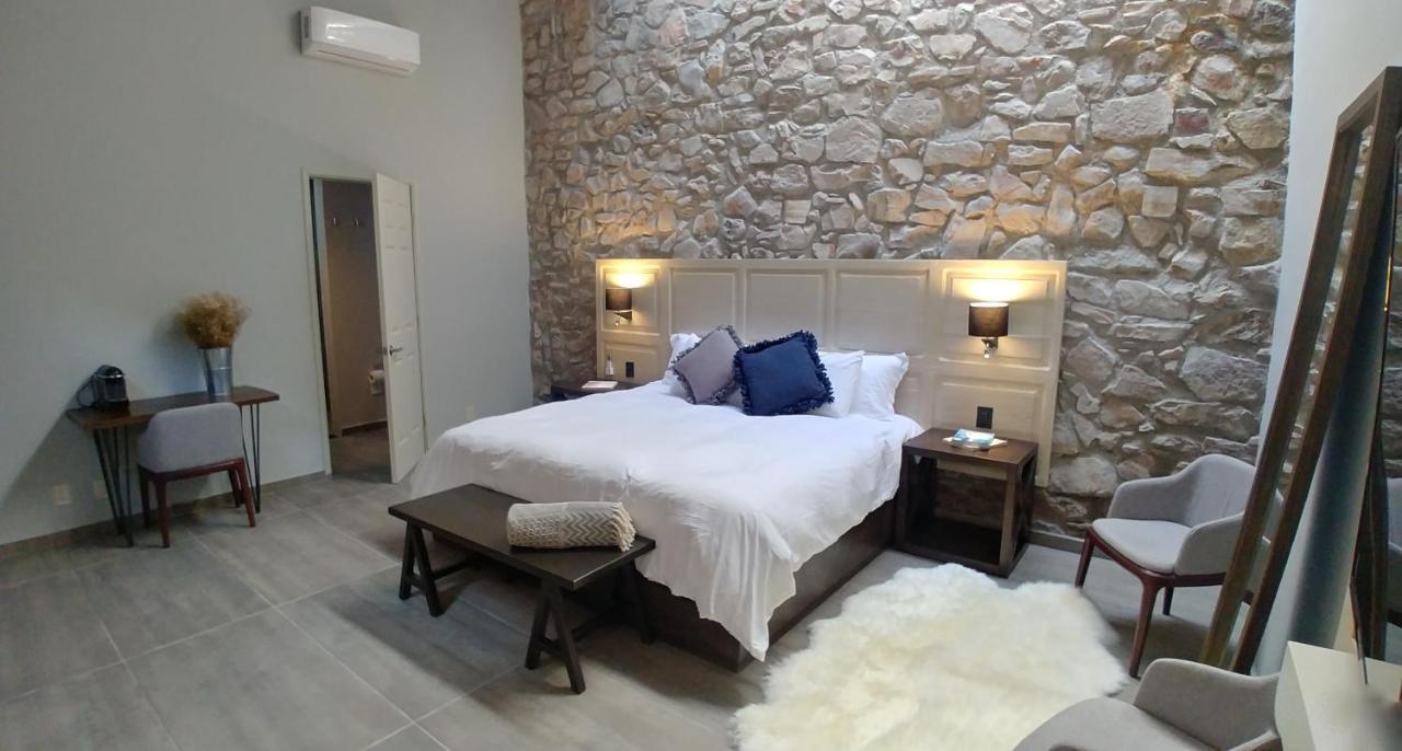 Deluxe King Suite,760029146:JPEG