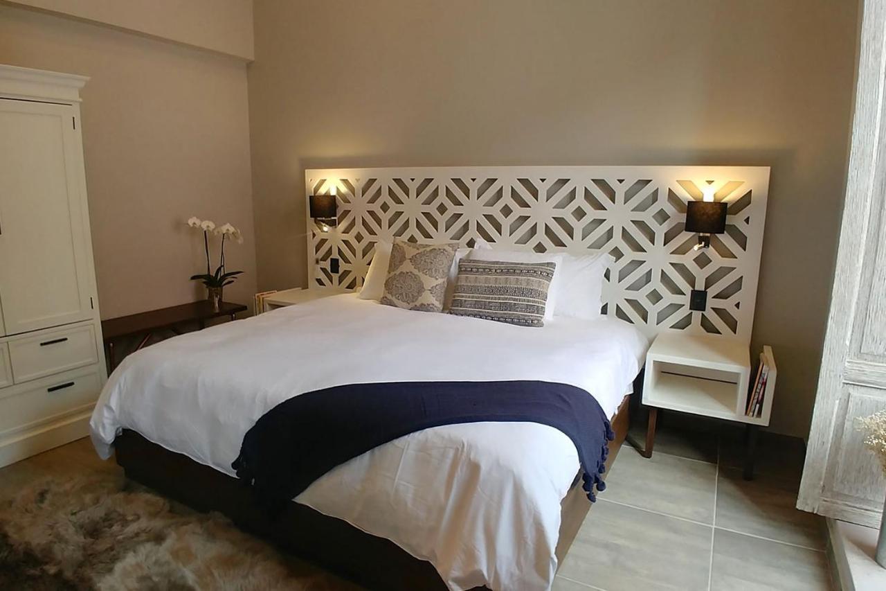 Deluxe King Suite