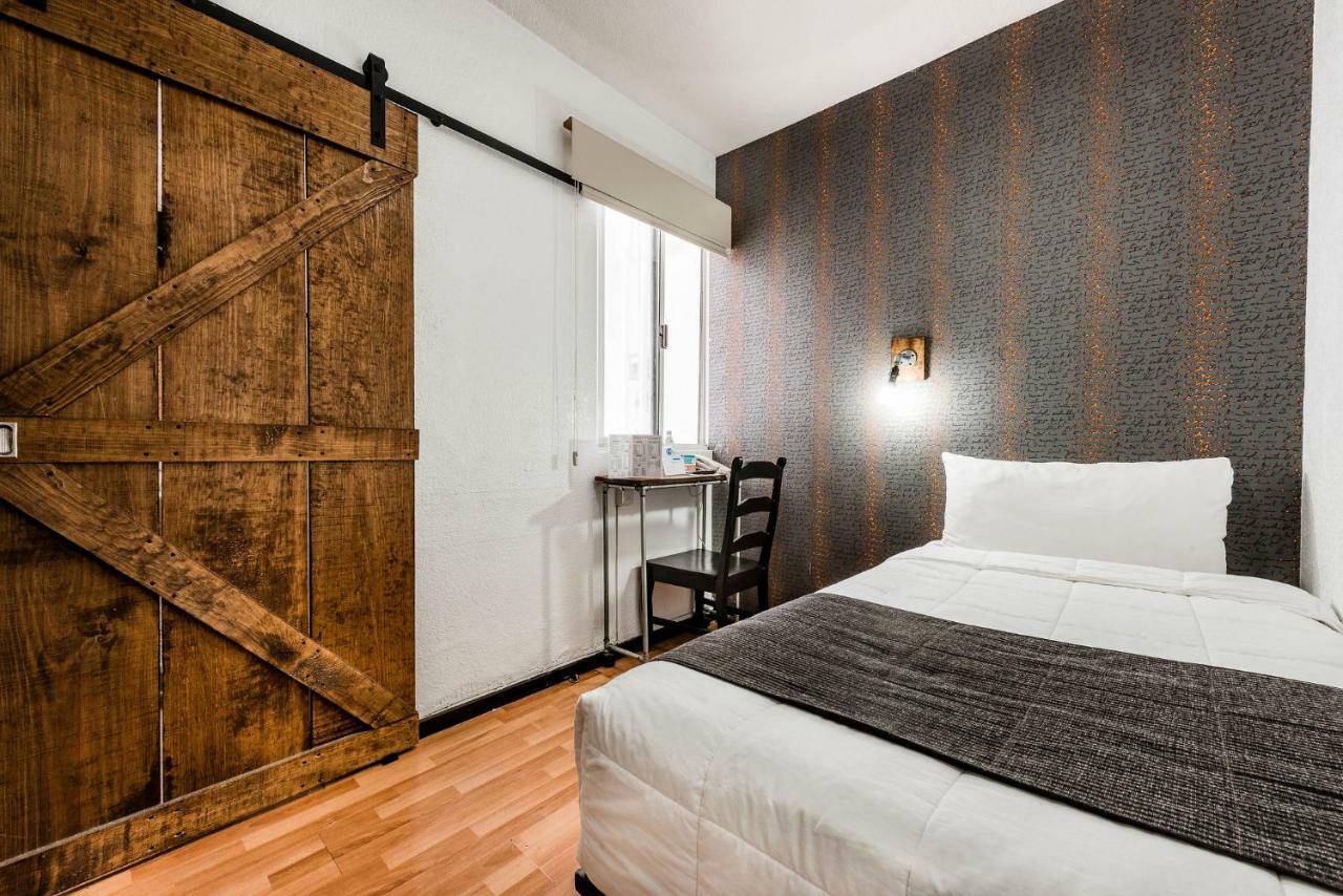 Extra Small Single Room,1039559317:JPEG