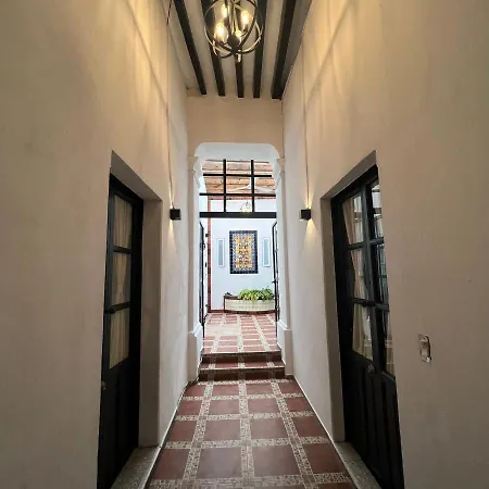 Hostal Luna 49-3