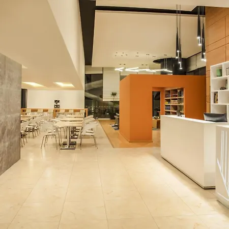 Fiesta Inn Express Queretaro Constituyentes-3