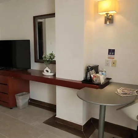 Comfort Inn Queretaro Tecnologico-3