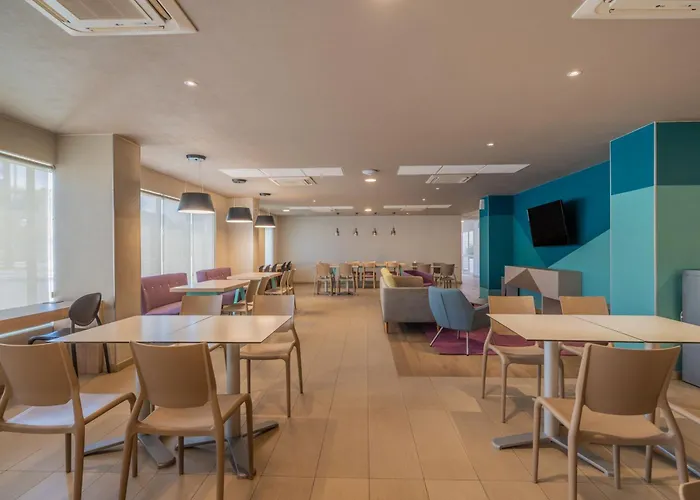 City Express Suites By Marriott Querétaro