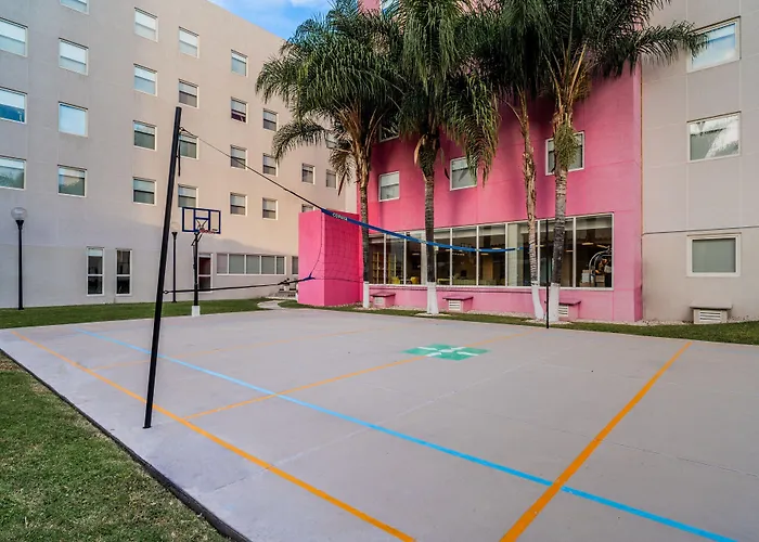 City Express Suites By Marriott Querétaro